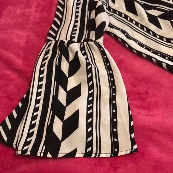 Fun flared sleeve shirt with gel pattern! - Picture 5 of 5